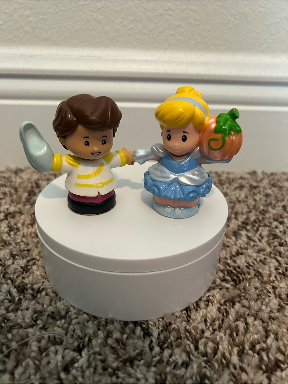 Fisher Price Littler People - Prince Charming and Cinderella with Pumpkin Talker